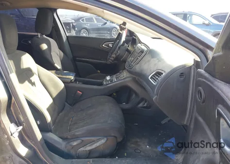 2015 Chrysler 200 Limited z USA, uszkodzony, nr VIN 1C3CCCAB8FN621699